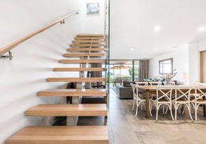 11 James Cook Apartments - w. pool & beach access