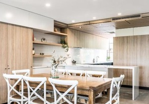 11 James Cook Apartments - w. pool & beach access