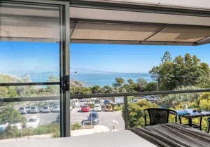11 James Cook Apartments - w. pool & beach access