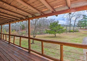 11 Mi to Lake Ouachita Family Cabin with Yard