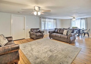 11 Mi to Lake Ouachita Family Cabin with Yard