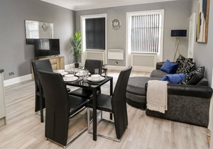 11, ST. JOHN'S NORTH APARTMENTS, romantic, with a garden in Wakefield
