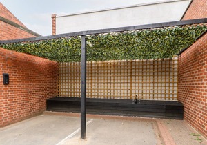 11, ST. JOHN'S NORTH APARTMENTS, romantic, with a garden in Wakefield
