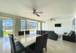 112 m² Condo ∙ 2 bedrooms ∙ 8 guests