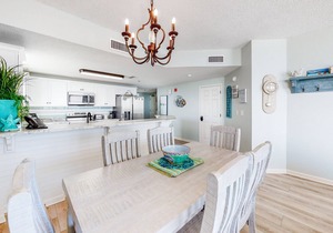 11th Floor, Bayfront Condo w/Amazing Views plus Shared Pools, Tennis, & Gym