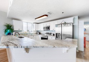 11th Floor, Bayfront Condo w/Amazing Views plus Shared Pools, Tennis, & Gym