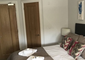 12 Helena House serviced apartment readings