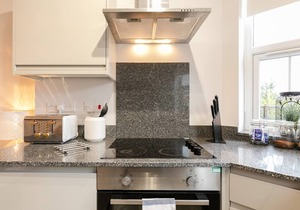 12 Helena Luxury Serviced Apartment
