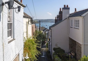 12 Robinsons Row, SALCOMBE
