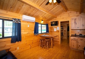 123) Yellowleg Log Cabin. Close to Hocking Hills State Park and more!