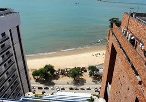 13 FLAT BEIRA MAR Com ENERGIA, VAGA, 3 CAMAS, WI-FI e AR