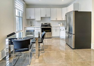 #13 · Luxury Business suite! Outremont