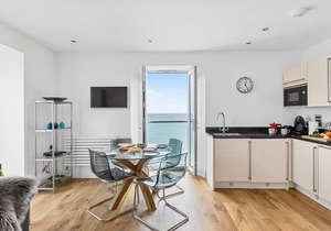 14 At The Beach, Torcross - an apartment that sleeps 4 guests in 2 bedrooms