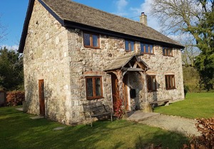 145 m² Cottage ∙ 4 bedrooms ∙ 7 guests