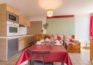 150m from ski slopes, 4th floor, balcony, parking, tv, 30m², Serre Chevalier
