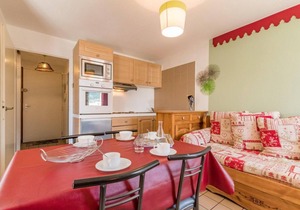 150m from ski slopes, 4th floor, balcony, parking, tv, 30m², Serre Chevalier