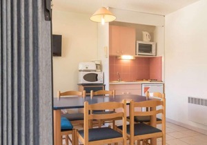 150m from ski slopes, 5th floor, balcony, parking, tv, ski locker, 30m², Serre Chevalier