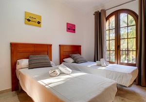 157 m² House ∙ 2 bedrooms ∙ 4 guests