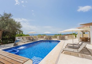 1598 m² Villa ∙ 5 bedrooms ∙ 12 guests