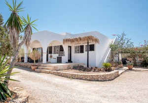 165 m² House ∙ 3 bedrooms ∙ 6 guests