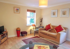 17 Britten Close - sleeps 2 guests in 1 bedroom