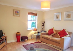 17 Britten Close - sleeps 2 guests in 1 bedroom