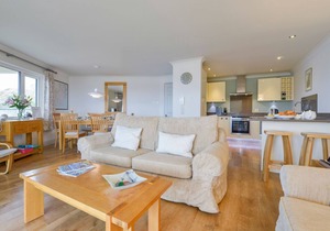 17 BURGH ISLAND CAUSEWAY, family friendly in Bigbury-On-Sea