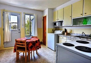 #199 Cozy Furnished Apt in Rosemont