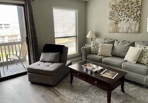 1BD/1BA condo view of Pointe Royale Golf Course! Wonderful condo & amenities