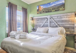 1BD Suite Close to Red Rocks Dogs Welcome!