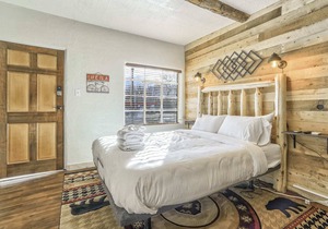 1BD Suite✶Old Colorado City & Hiking!✶Dogs Welcome