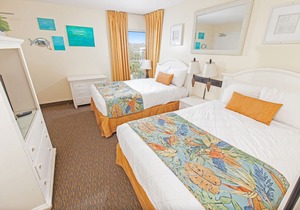 1BR/1BA Oceanfront condo w/Kitchen & Balcony in Center of MB, #400