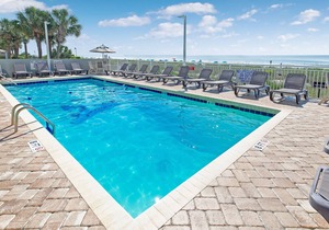 1BR/1BA Oceanfront condo w/Kitchen & Balcony in Center of MB, #655