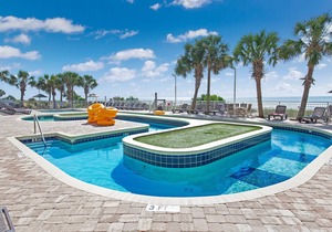 1BR/1BA Oceanfront condo w/Kitchen & Balcony in Center of MB, #655