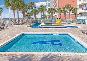 1BR/1BA Oceanfront condo w/Kitchen & Balcony in Center of MB, #1255