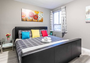 1BR Apt with King Bed & Netflix - Near Downtown!