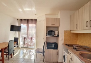 1BR Flat with terrace, parking and wifi in Lamalou