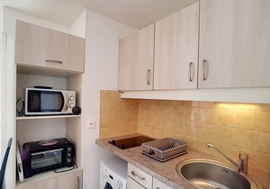 1BR Flat with terrace, parking and wifi in Lamalou