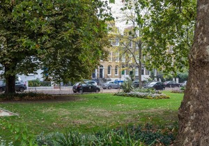 1BR Georgian Flat On A Peaceful Square, In Camberwell