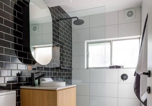 2 Bdrm Apt in Annandale with Courtyard & Parking