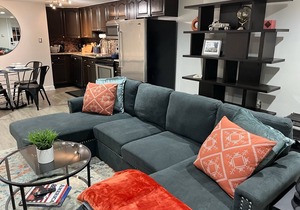 2 bdrm ENG BSMT apartment in dcs historical neighborhood Bloomingdale