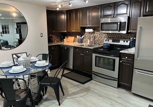 2 bdrm ENG BSMT apartment in dcs historical neighborhood Bloomingdale