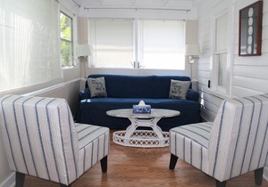 2 bedroom/1 bath, 3 minutes to Nokomis Beach!
