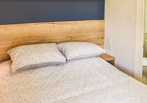 2 bedroom accommodation in Knaresborough