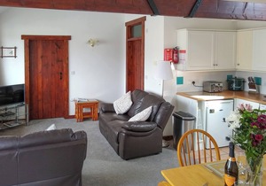2 bedroom accommodation in Shipton Gorge