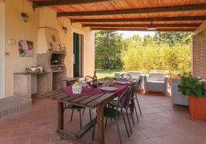 2 bedroom accommodation in Fornacette PI