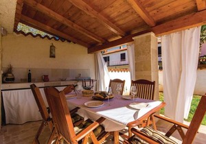 2 bedroom accommodation in Hreljici