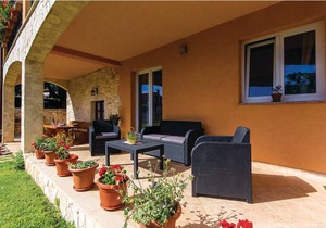 2 bedroom accommodation in Orbanici