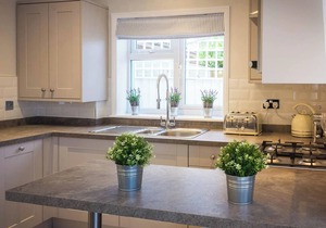 2 bedroom accommodation in Freshwater, Colwell Bay