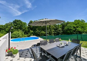 2 bedroom accommodation in Seketin